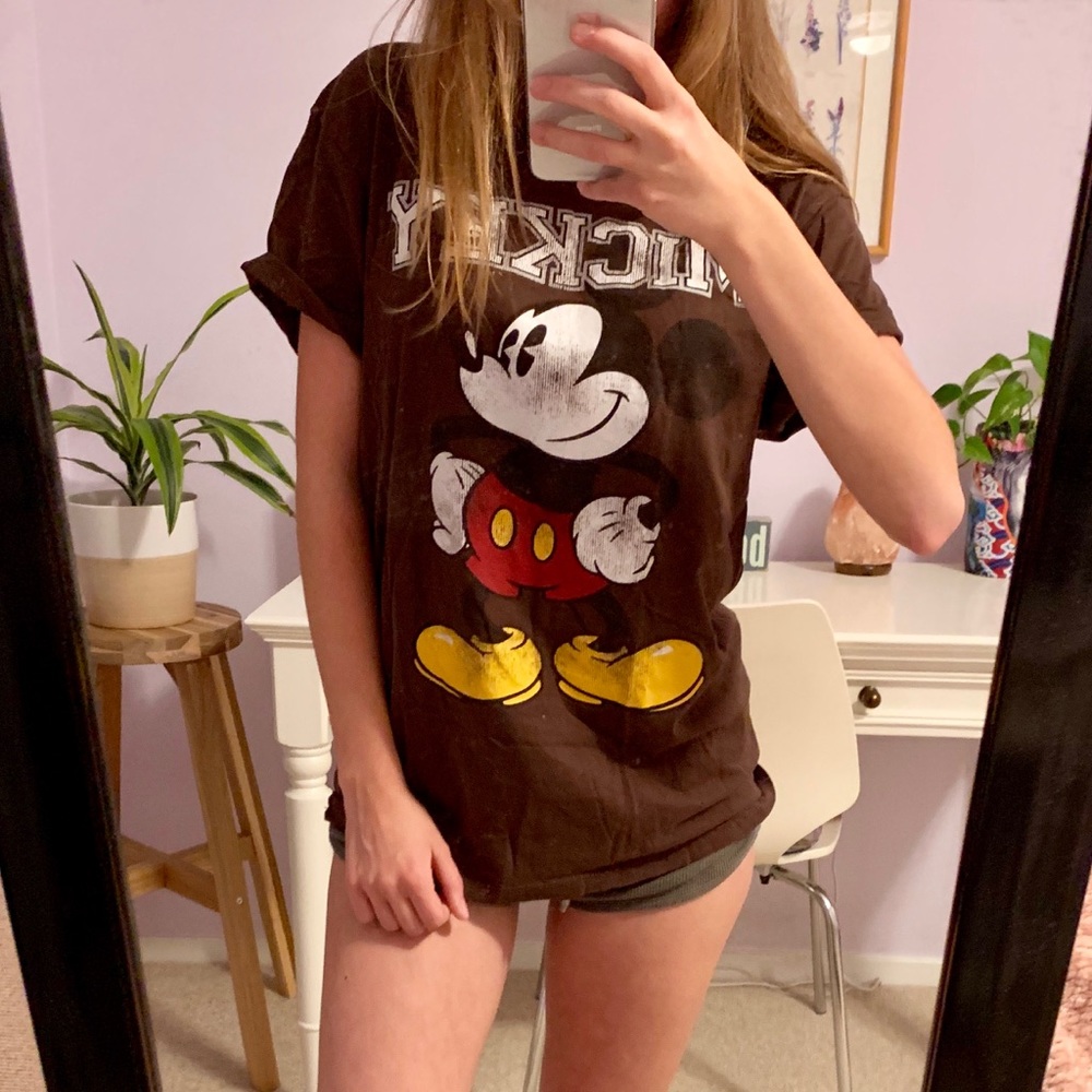 graphic tee